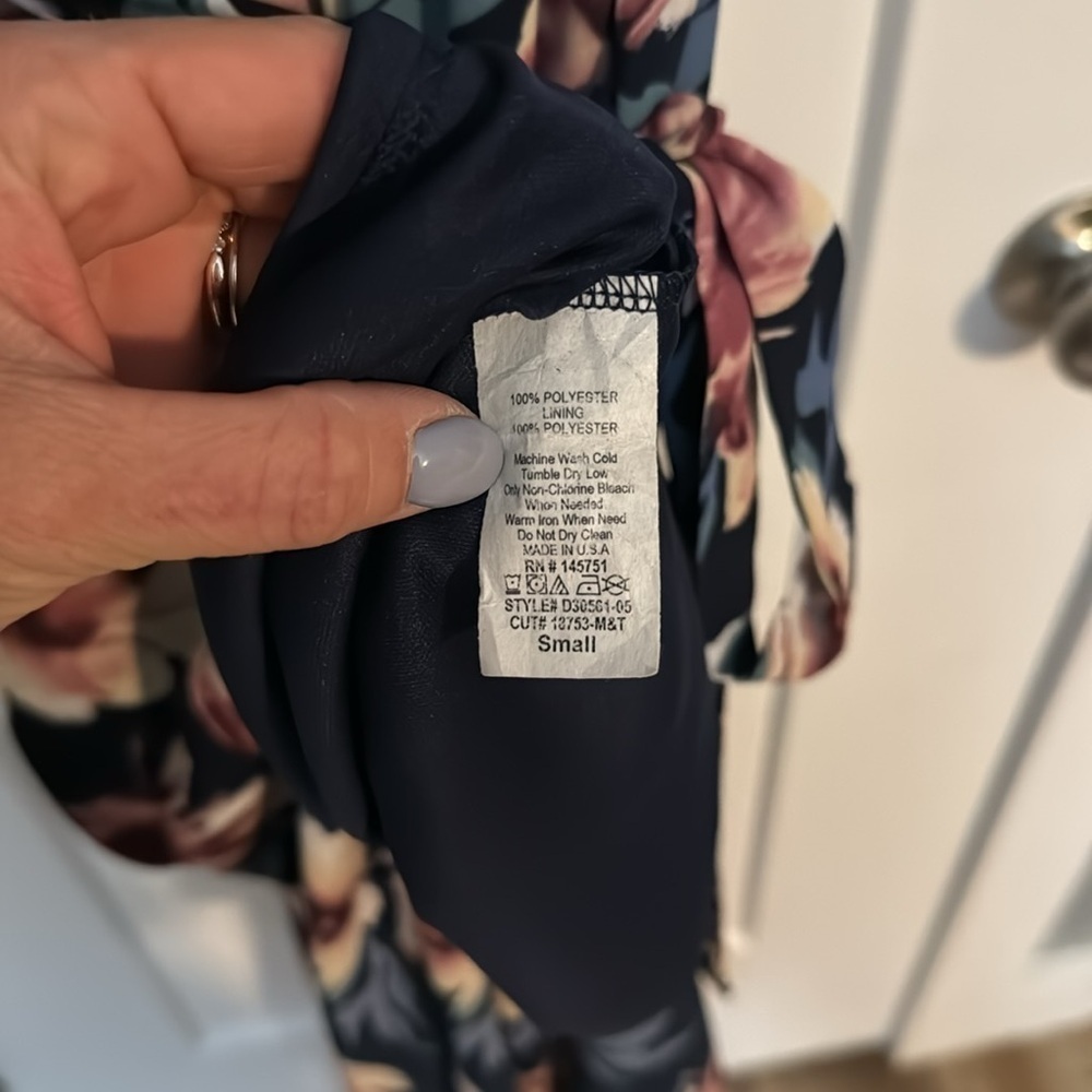 Navy floral dress - Picture 3 of 3